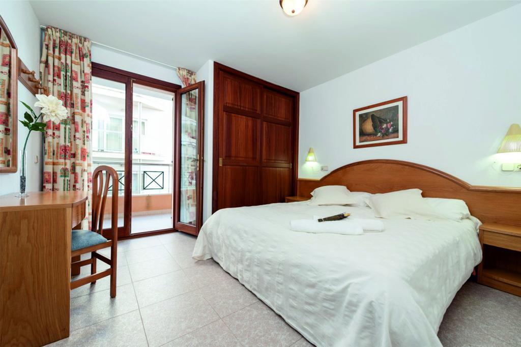 Apartamentos Xaloc Hrc Cala Millor  Pokoj fotografie