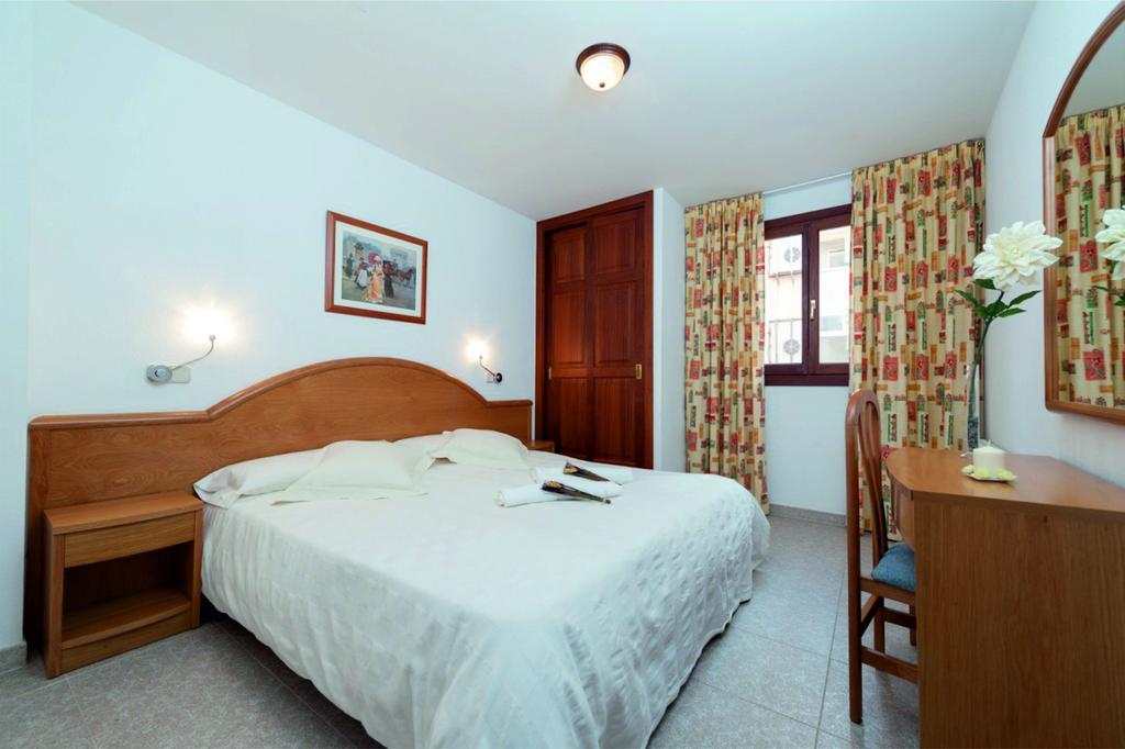 Apartamentos Xaloc Hrc Cala Millor  Pokoj fotografie